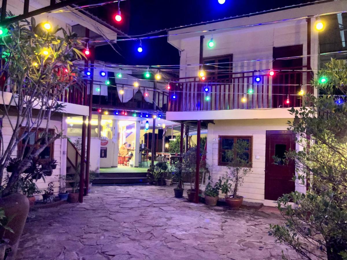 Sofinny Motel 2 Сиханоуквил Екстериор снимка